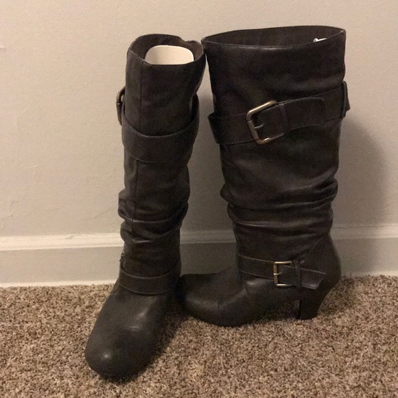 Grey patent leather boots - Picture 2 of 3